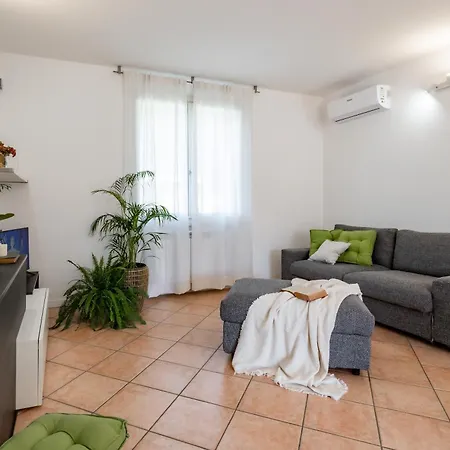 Golden 1 - Just Few Steps From The Villa