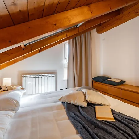 Golden 1 - Just Few Steps From The * Dervio