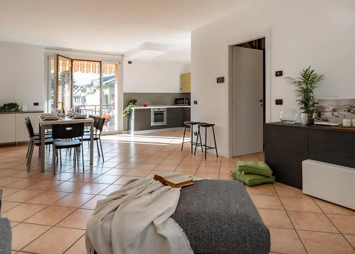 Golden 1 - Just Few Steps From The Dervio