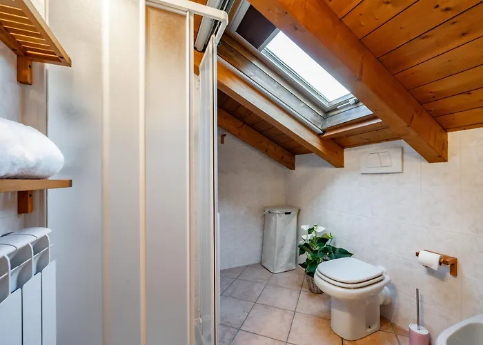 Golden 1 - Just Few Steps From The * Dervio