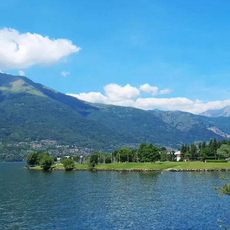 Golden 1 - Just Few Steps From The * デルヴィオ