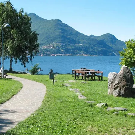 Golden 1 - Just Few Steps From The Vila