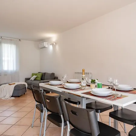 Golden 1 - Just Few Steps From The * Dervio