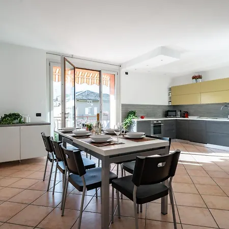 Golden 1 - Just Few Steps From The Vila *