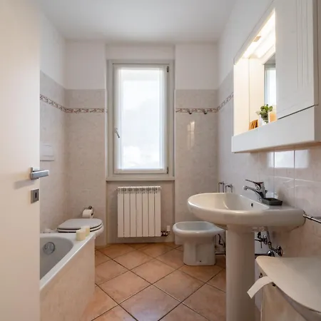 Vila Golden 1 - Just Few Steps From The Dervio