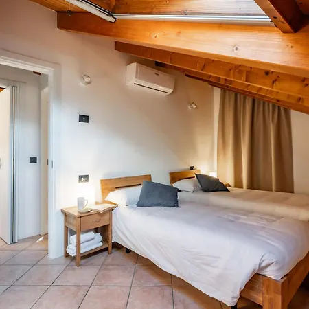 Golden 1 - Just Few Steps From The Vila *