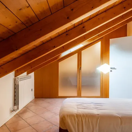 Golden 1 - Just Few Steps From The Vila