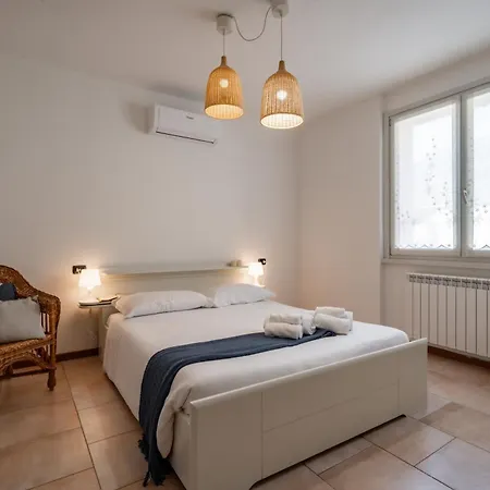 Vila Golden 1 - Just Few Steps From The