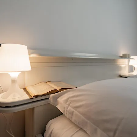 Golden 1 - Just Few Steps From The Dervio